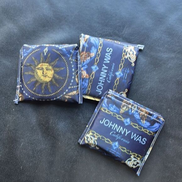 Johnny Was packable reusable California Dreaming Blue Lightweight nylon tote bag - Picture 4 of 4